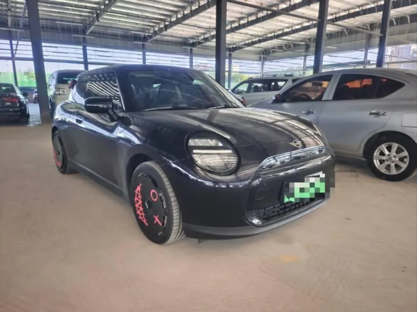 MINI 2025 Mini Cooper E 456km Cooper E Classic Automatic 3