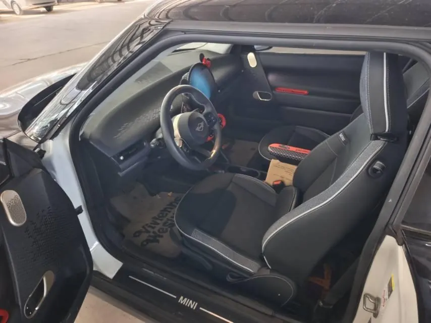MINI 2025 Mini Cooper E 456km Cooper E Classic Automatic 5