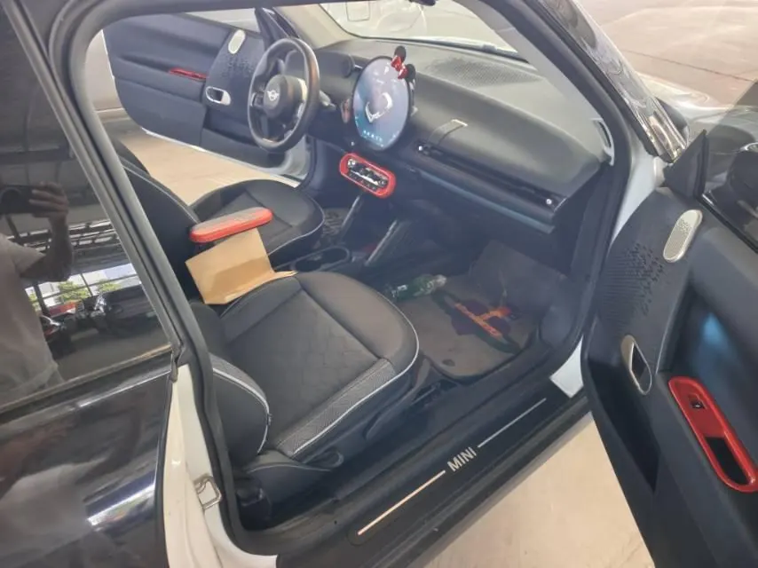 MINI 2025 Mini Cooper E 456km Cooper E Classic Automatic 6