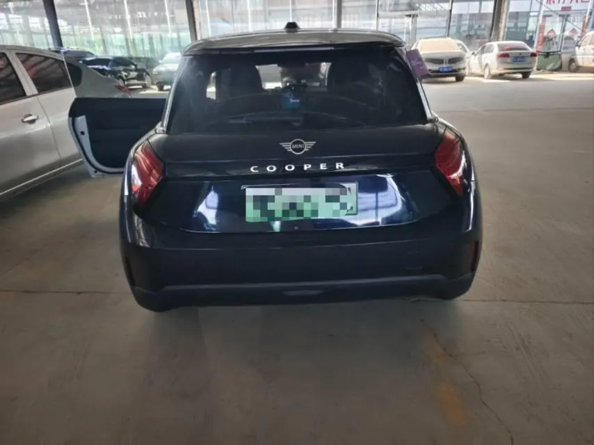 MINI 2025 Mini Cooper E 456km Cooper E Classic Automatic 7
