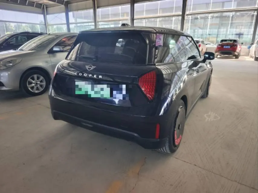 MINI 2025 Mini Cooper E 456km Cooper E Classic Automatic 8