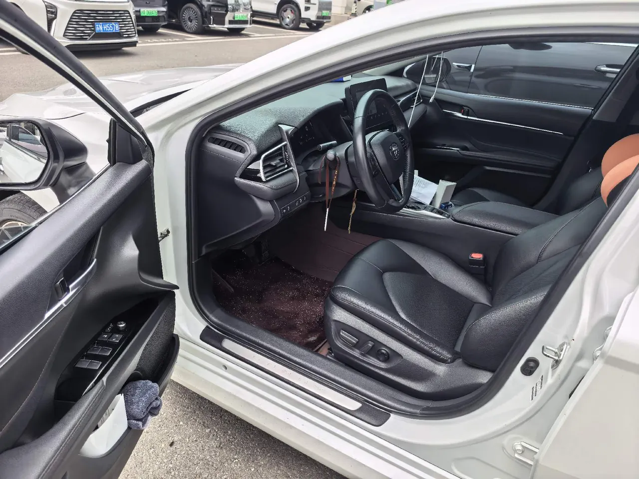 Toyota 2021 Camry 2.5G Deluxe Edition Automatic Gear 2