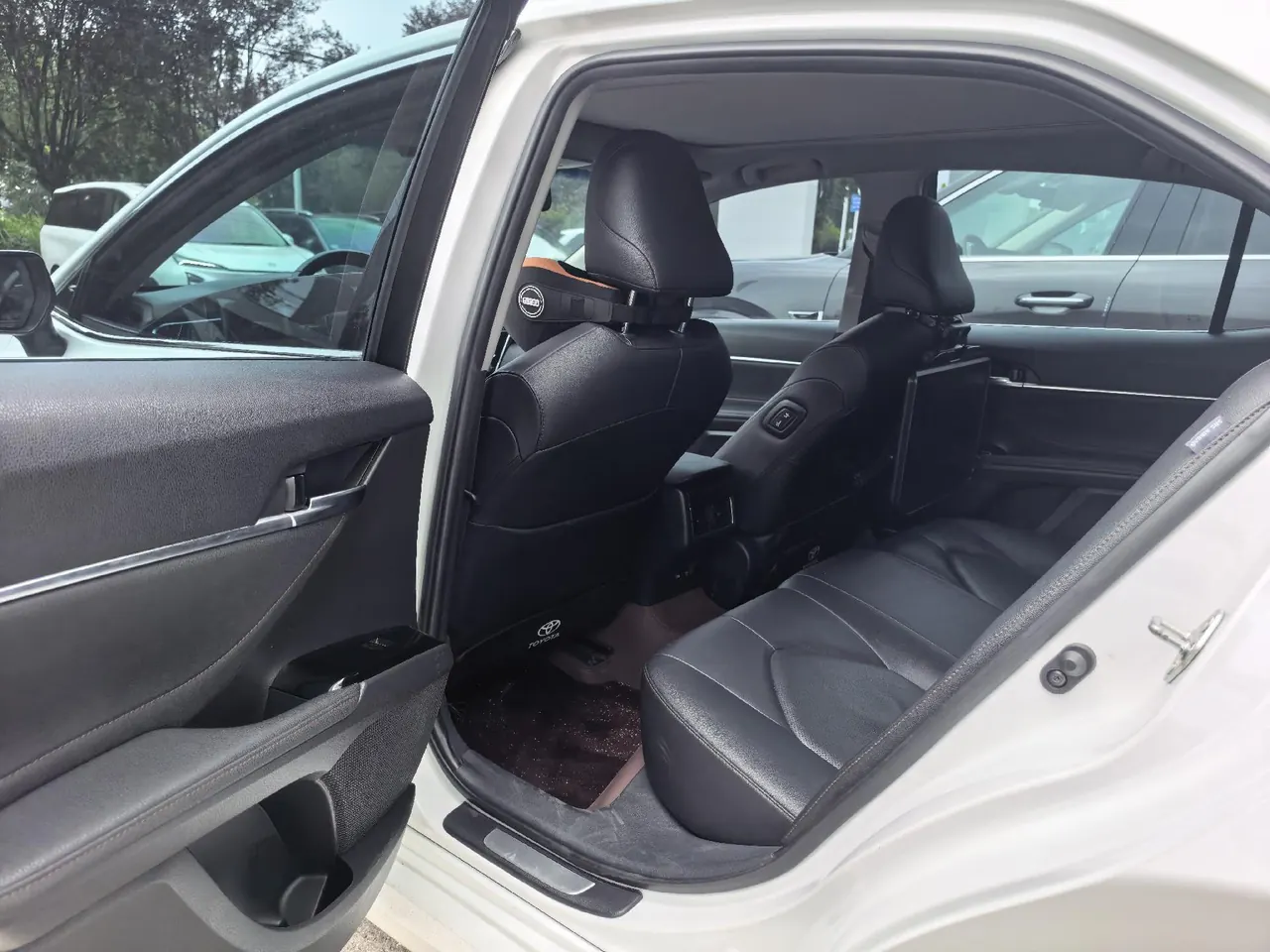 Toyota 2021 Camry 2.5G Deluxe Edition Automatic Gear 3