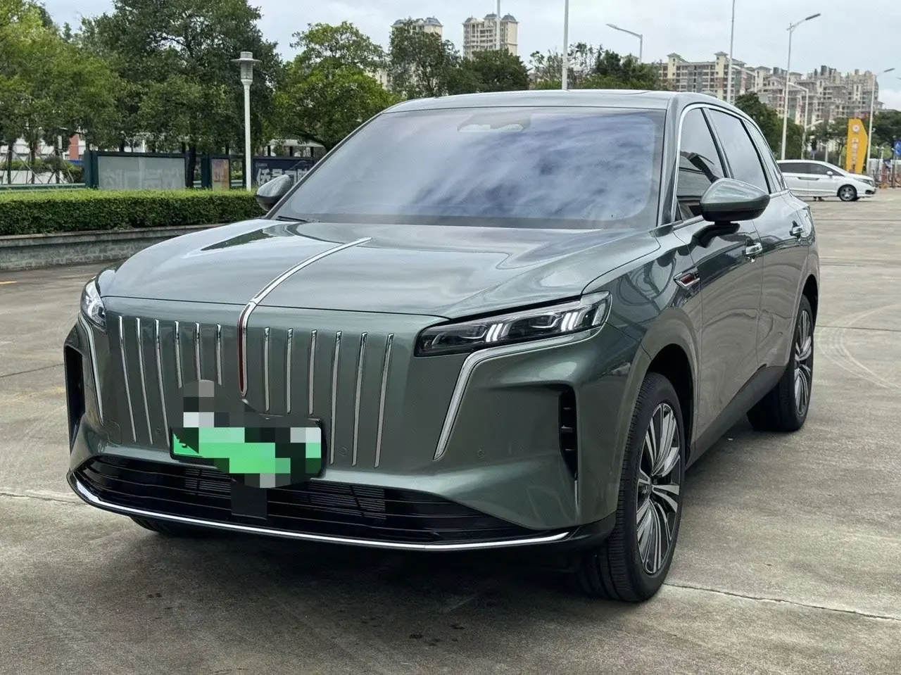 HongQi 2026 HS6 PHEV 1.5T 240 Smart Hybrid Automatic Gear - View 1