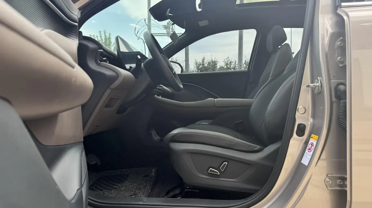 Open image lightbox: ChangAn 2026 CS55 PLUS 1.5T New Blue Whale Tianzhu Prestige Automatic