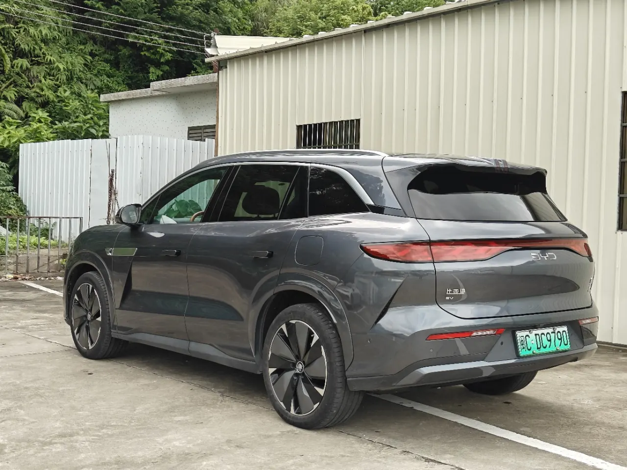 BYD 2025 Tang L EV 600KM four-wheel drive laser Radar flagship automatic gear - View 1