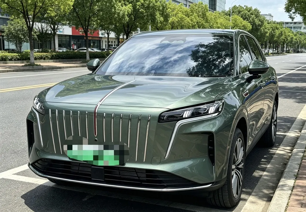 HongQi 2026 HS6 PHEV 1.5T 240 Smart Hybrid Automatic Gear - View 1