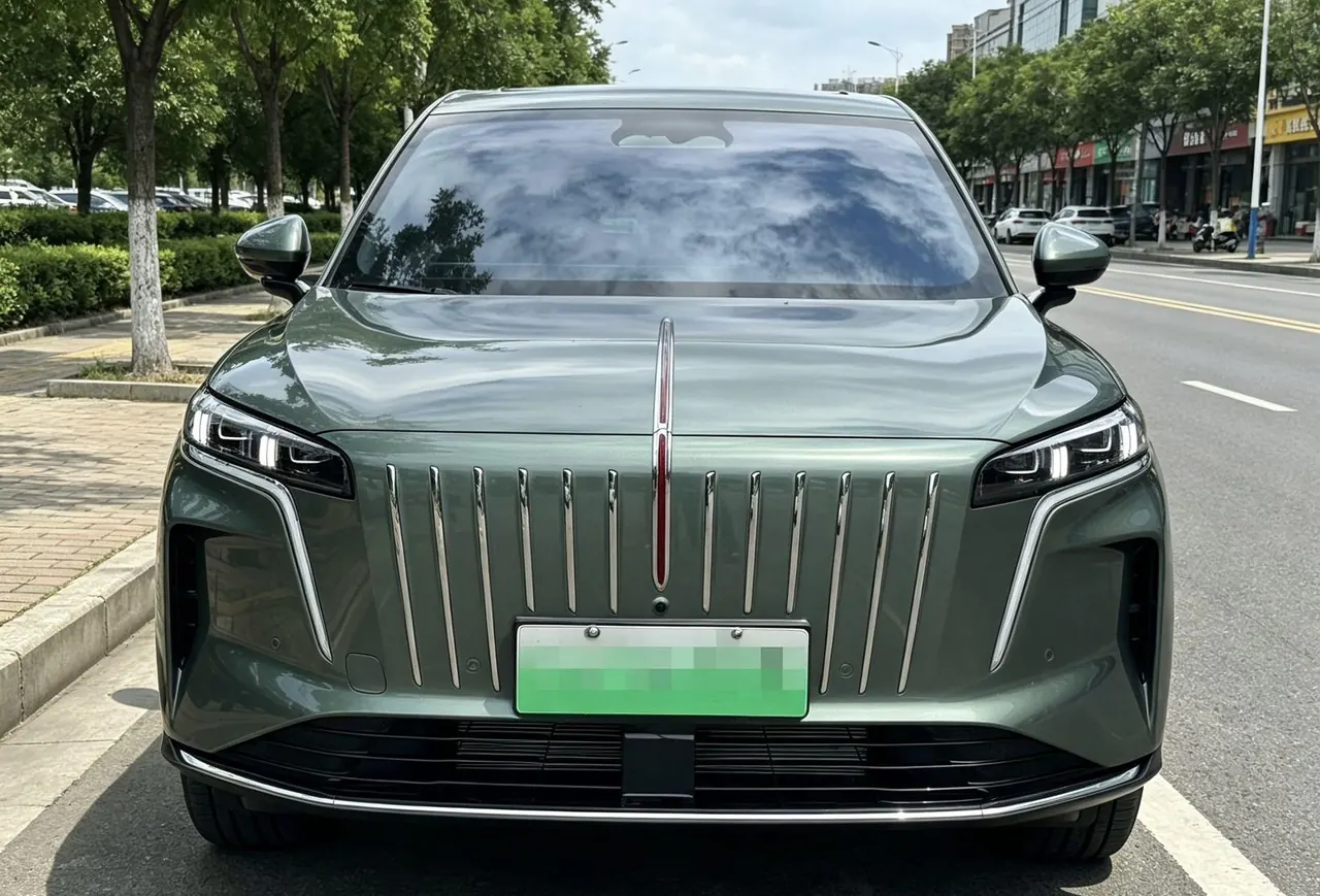 HongQi 2026 HS6 PHEV 1.5T 240 Smart Hybrid Automatic Gear 2