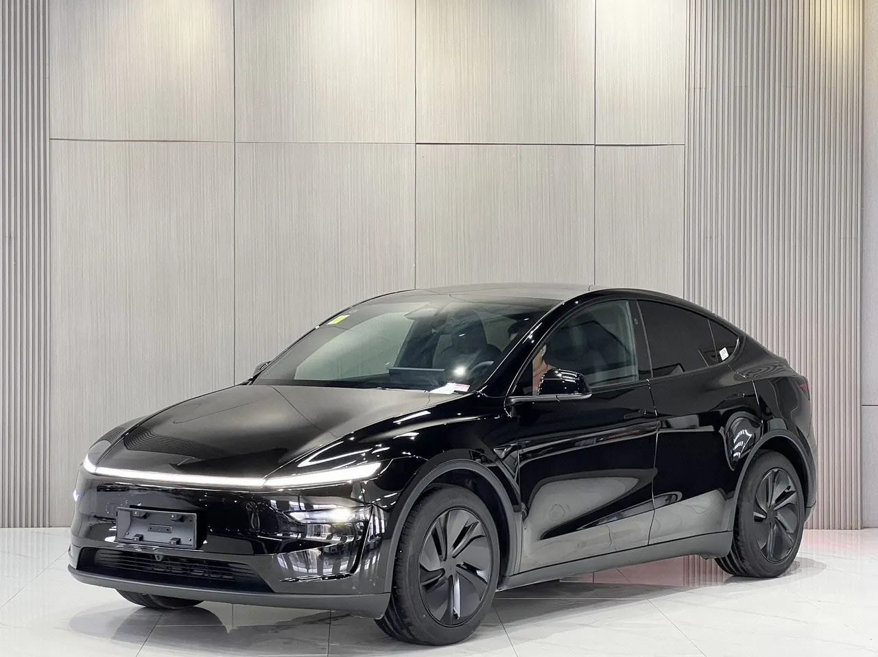 打开图片灯箱:Tesla 2026 Model Y long endurance all-wheel drive version automatic transmission