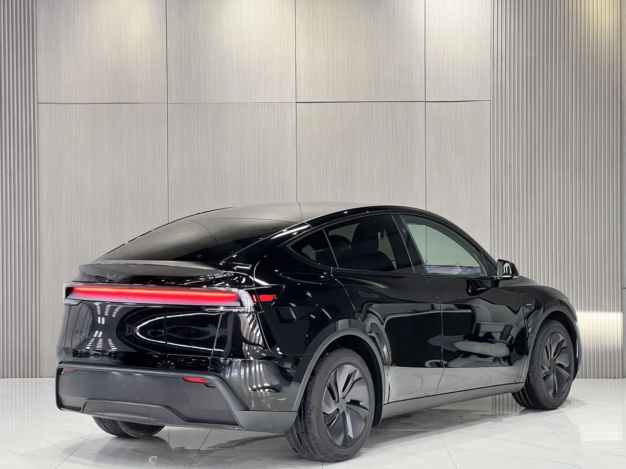 Tesla 2026 Model Y long endurance all-wheel drive version automatic transmission 4