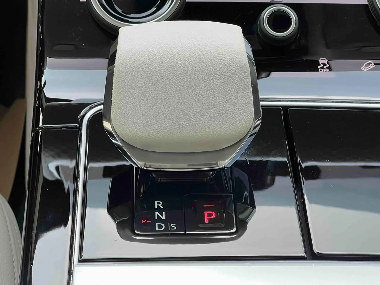 Land Rover Range Rover Star Vein (Imported) 2021 Range Rover Star Vein 2.0T P250 Black Collector's Edition Automatic Gear 14