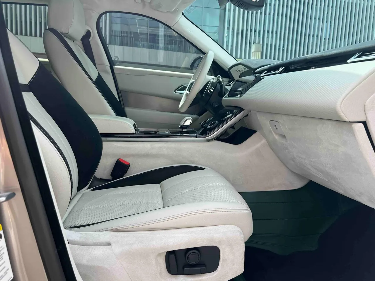 Land Rover Range Rover Star Vein (Imported) 2021 Range Rover Star Vein 2.0T P250 Black Collector's Edition Automatic Gear 17