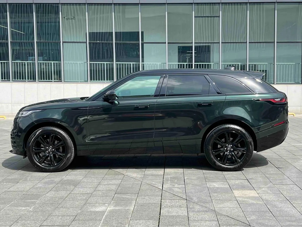 Land Rover Range Rover Star Vein (Imported) 2021 Range Rover Star Vein 2.0T P250 Black Collector's Edition Automatic Gear 5