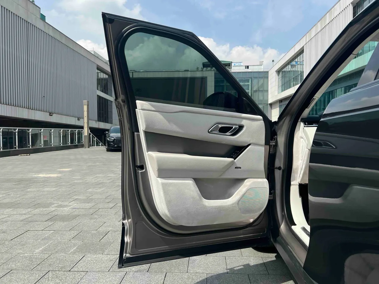 Land Rover Range Rover Star Vein (Imported) 2021 Range Rover Star Vein 2.0T P250 Black Collector's Edition Automatic Gear 6