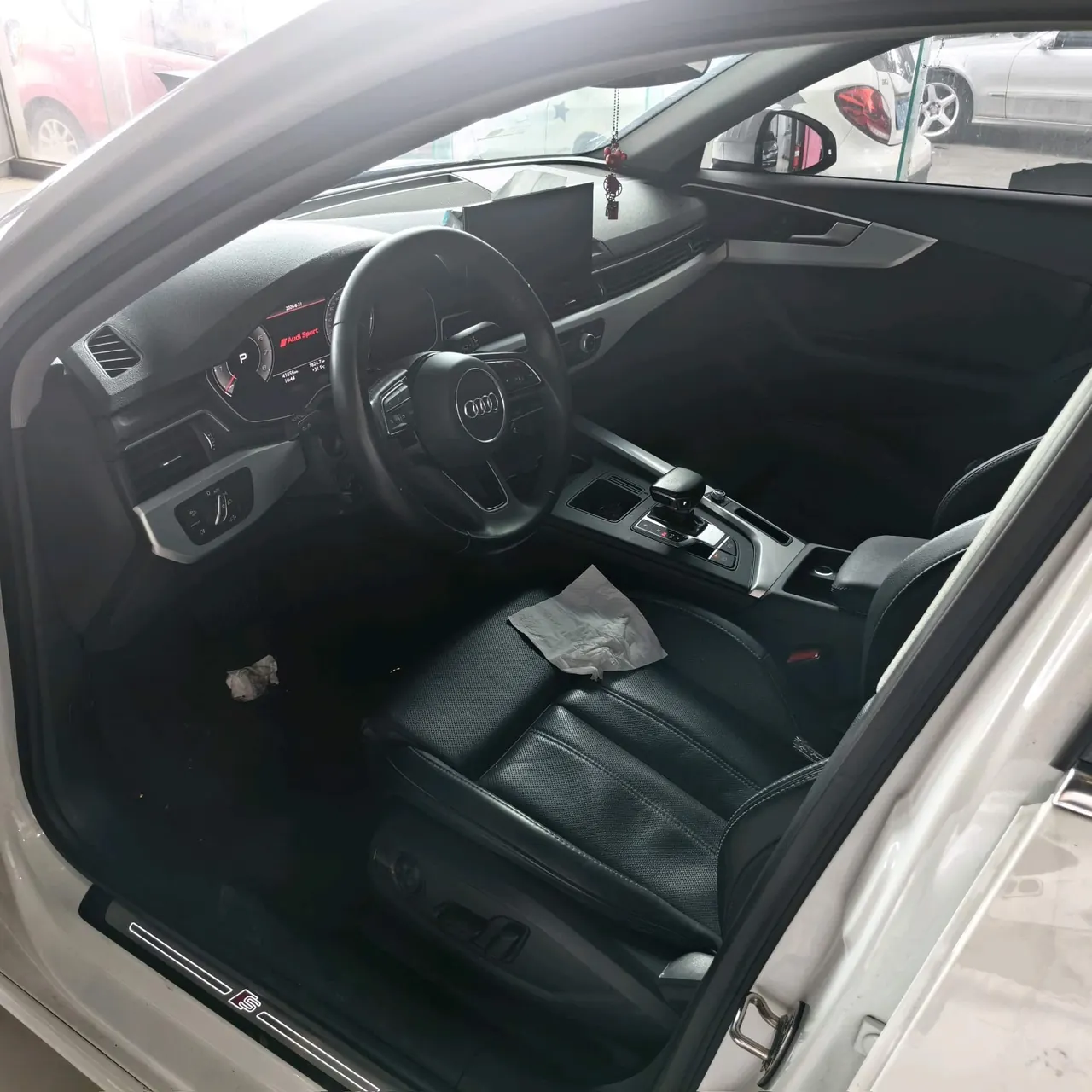 Audi 2022 A4L 2.0TFSI 40TFSI Fashion Dynamic Automatic 2