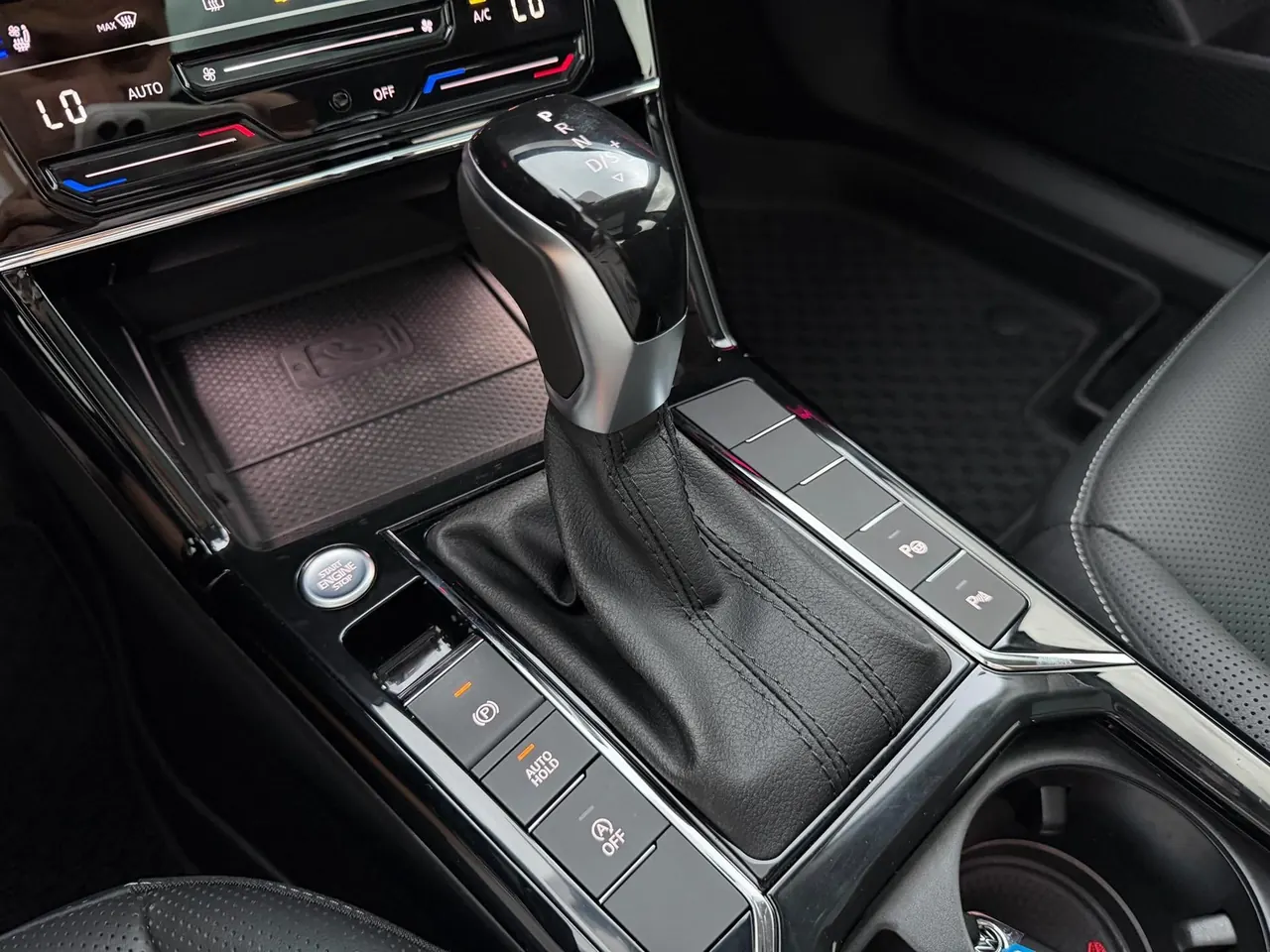 Volkswagen 2022 Passat 2.0TSI 330TSI Star Deluxe Edition Automatic Transmission 11