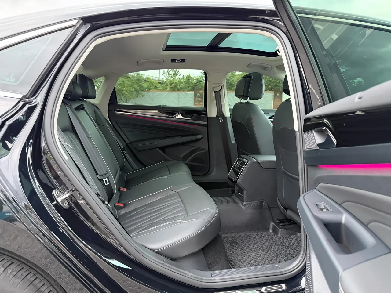 Volkswagen 2022 Passat 2.0TSI 330TSI Star Deluxe Edition Automatic Transmission 14