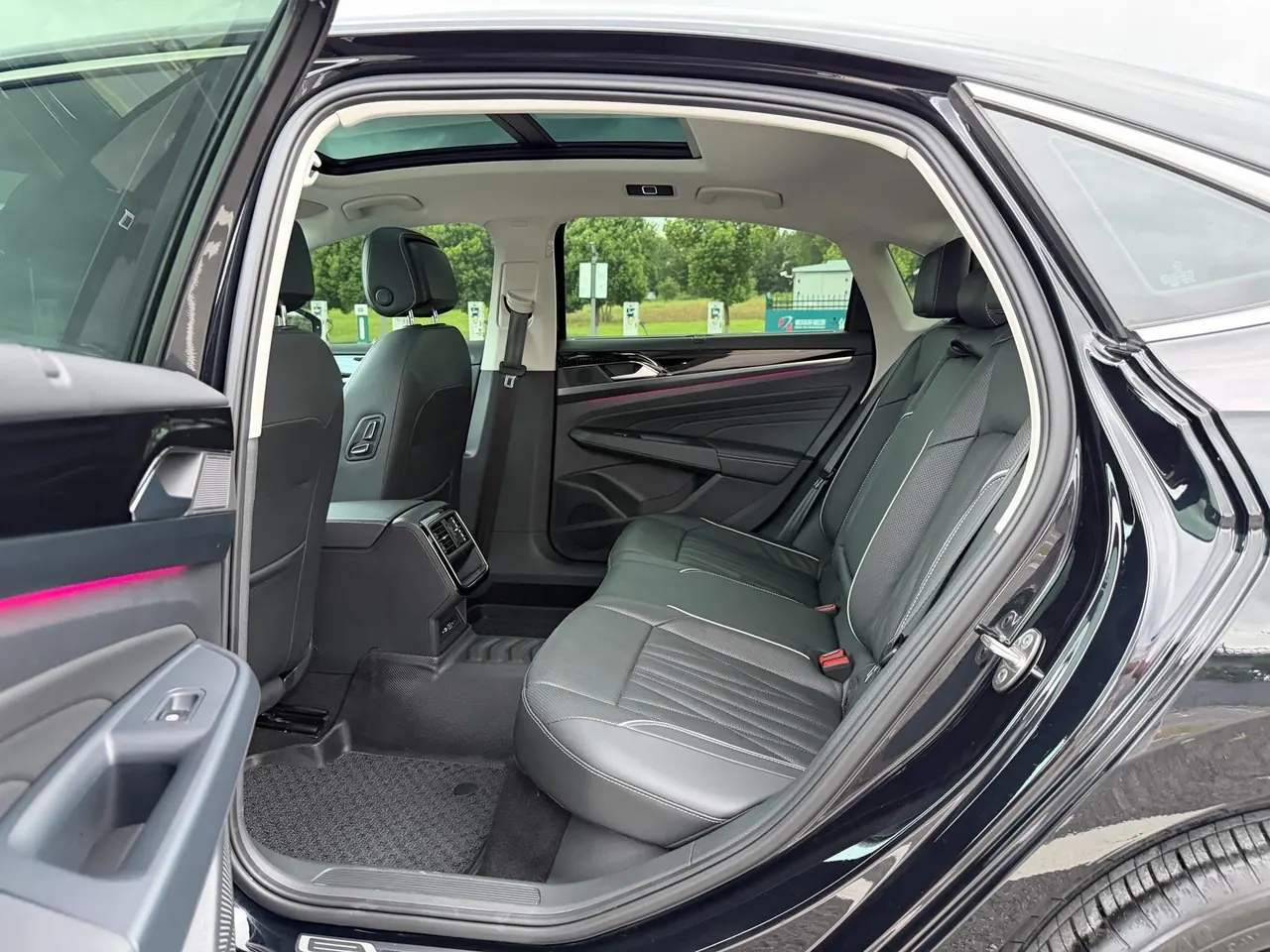 Volkswagen 2022 Passat 2.0TSI 330TSI Star Deluxe Edition Automatic Transmission 15