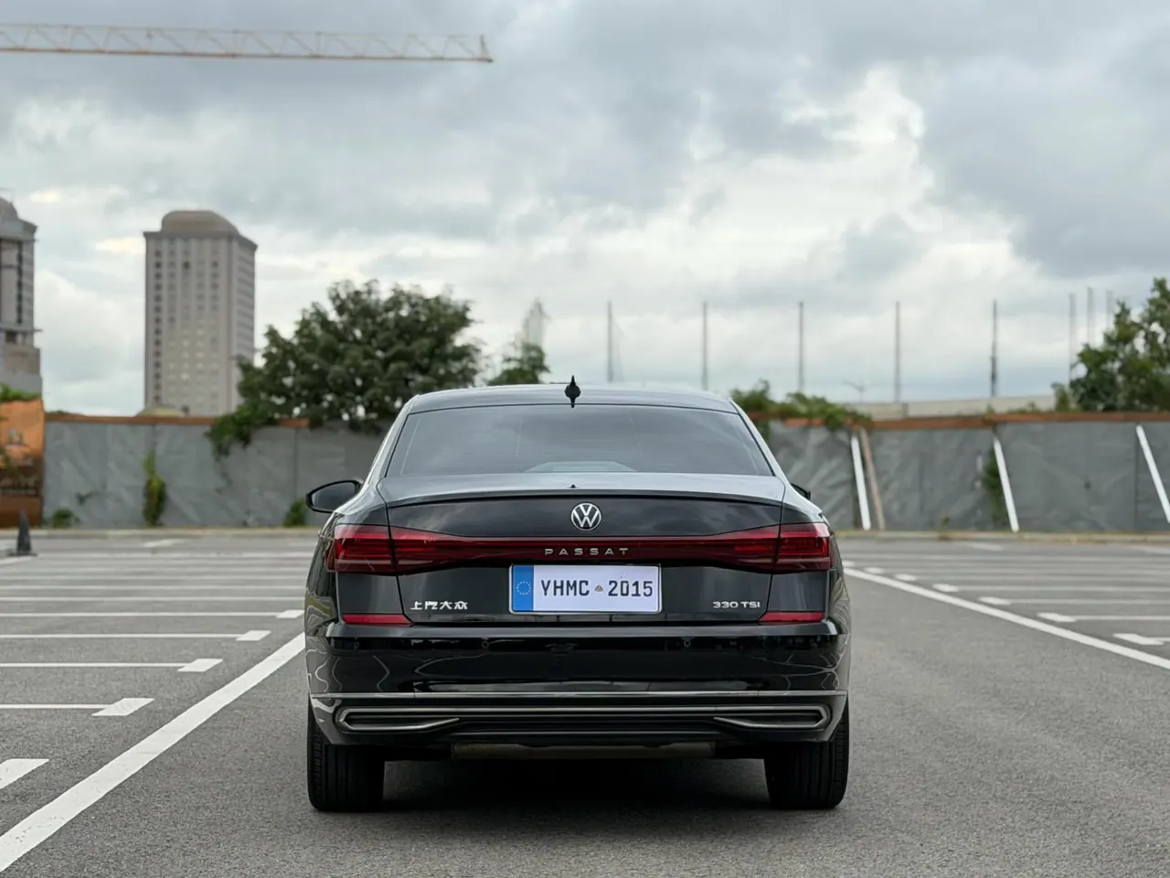 Volkswagen 2022 Passat 2.0TSI 330TSI Star Deluxe Edition Automatic Transmission 17