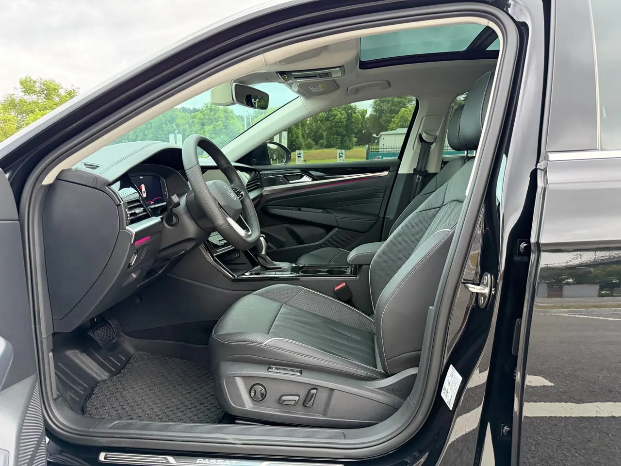 Volkswagen 2022 Passat 2.0TSI 330TSI Star Deluxe Edition Automatic Transmission 5