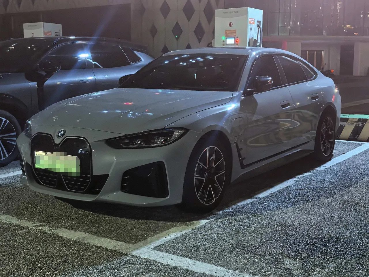 BMW i4 (Imported) 2022 i4 eDrive40 eDrive40 Automatic - View 1