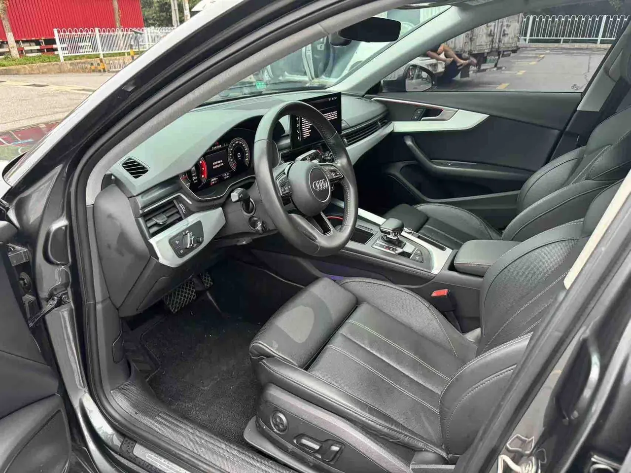 Audi 2020 A4L 2.0TFSI 40TFSI Fashion Dynamic Automatic 2