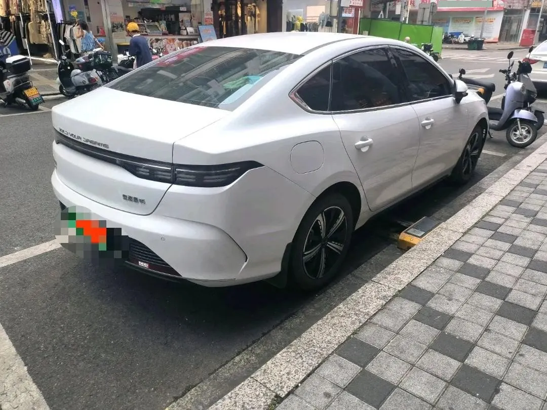 BYD 2022 destroyer 05 DM-i 1.5 stepless 120KM noble automatic gear 2