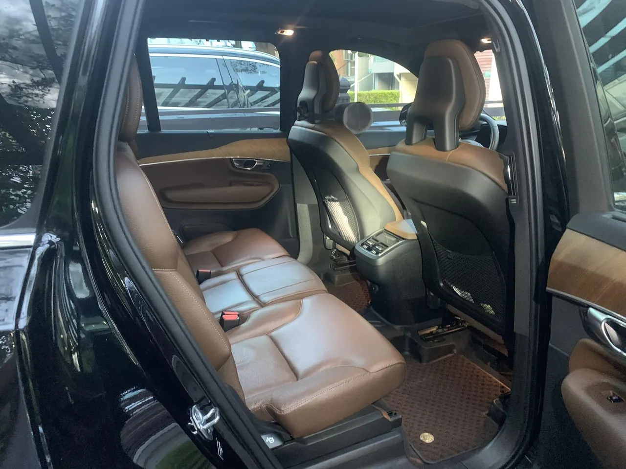 Volvo XC90 (Imported) 2021 XC90 48V 2.0T B6 Zhiyi Deluxe Edition 7-seat Automatic Gear 7