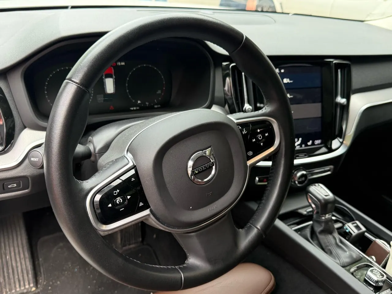 Volvo V60 (Imported) 2020 V60 2.0T T5 Zhiyuan Sports Edition Automatic Gear 4