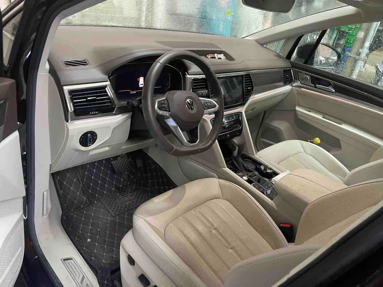 Volkswagen 2020 models of Viran (Viloran) 2.0TSI 330TSI Deluxe Edition Automatic Gear 4