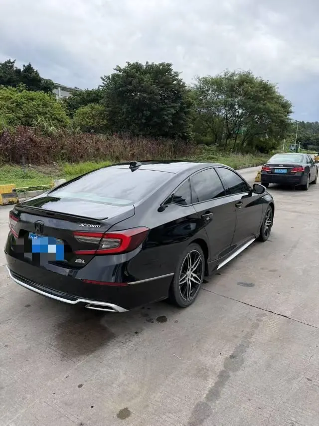 Honda 2022 10th Generation Accord 1.5T Stepless 260TURBO Magic Night Premium Edition Automatic Gear 3