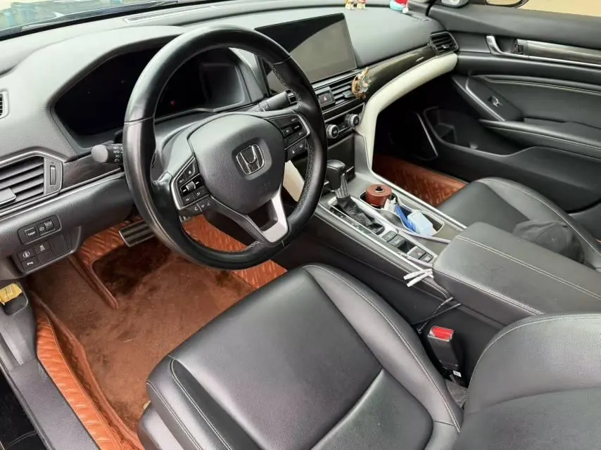 Honda 2022 10th Generation Accord 1.5T Stepless 260TURBO Magic Night Premium Edition Automatic Gear 4