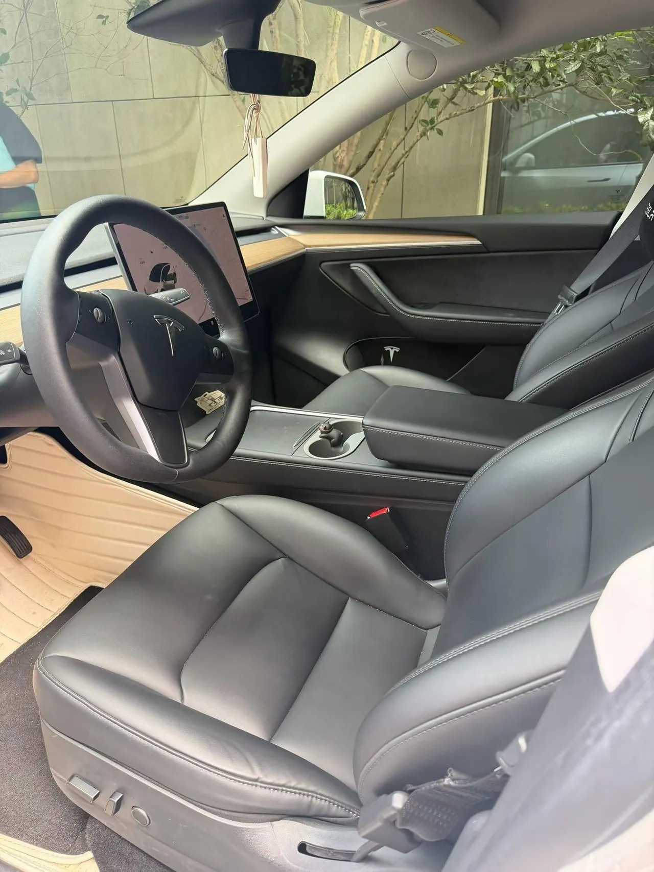 Tesla 2021 Model Y Standard Endurance Rear Drive Automatic Gear 4
