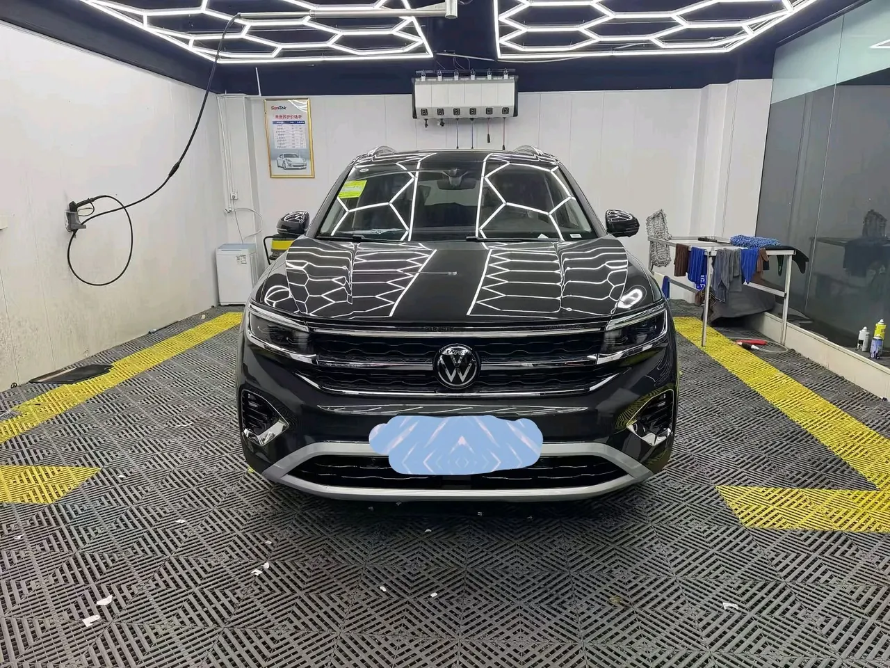 Volkswagen 2024 models 2.0TSI 380TSI 4-wheel luxury Pro 6-seat automatic gear 2
