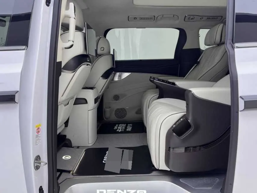 Denza 2024 Denza D9 DM-i 1.5T stepless 980 four-wheel drive flagship automatic gear 6