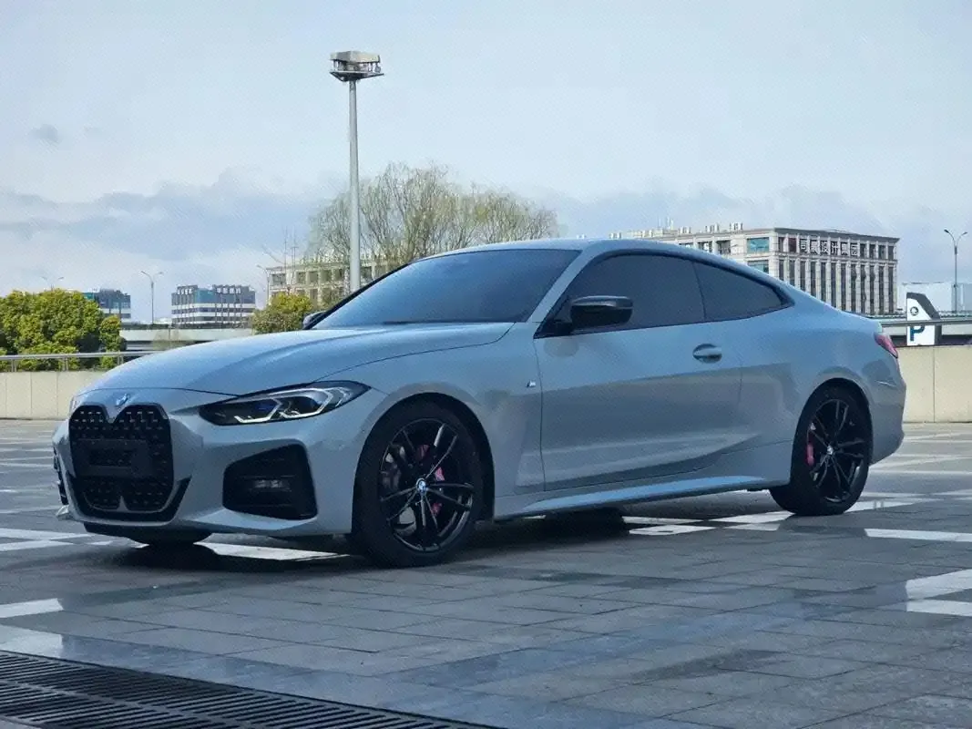 打开图片灯箱:BMW 4 Series (Imported) 2023 425i Coupe 2.0T M Sports Obsidian Night Suit Automatic Gear
