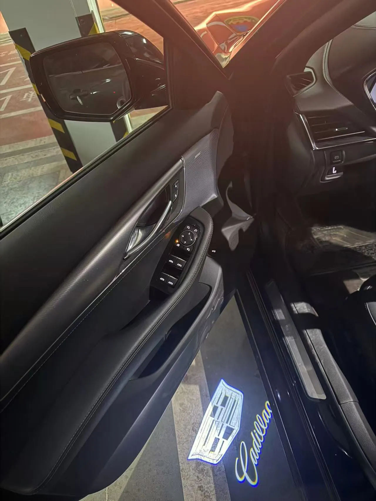 Cadillac 2023 CT5 2.0T 28T Luxury (Standard Edition) Automatic Gear 3