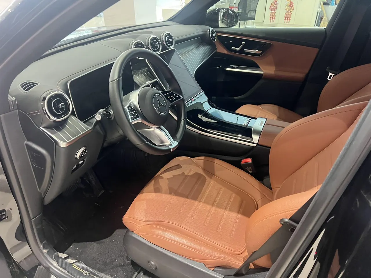 Mercedes Benz 2024 GLC 260 L 4MATIC 48V 2.0T Dynamic 5-seat Automatic Gear 3