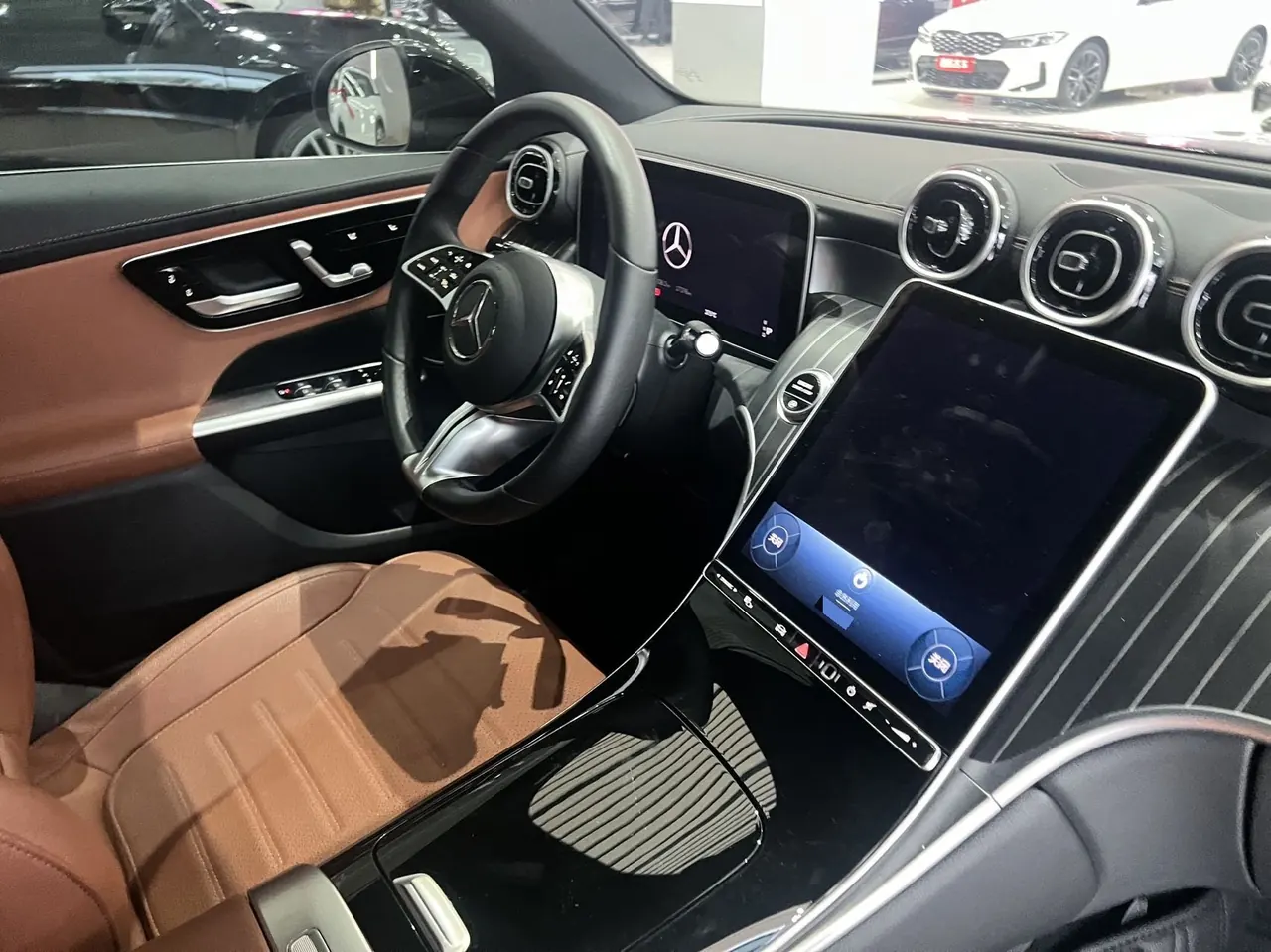 Mercedes Benz 2024 GLC 260 L 4MATIC 48V 2.0T Dynamic 5-seat Automatic Gear 8