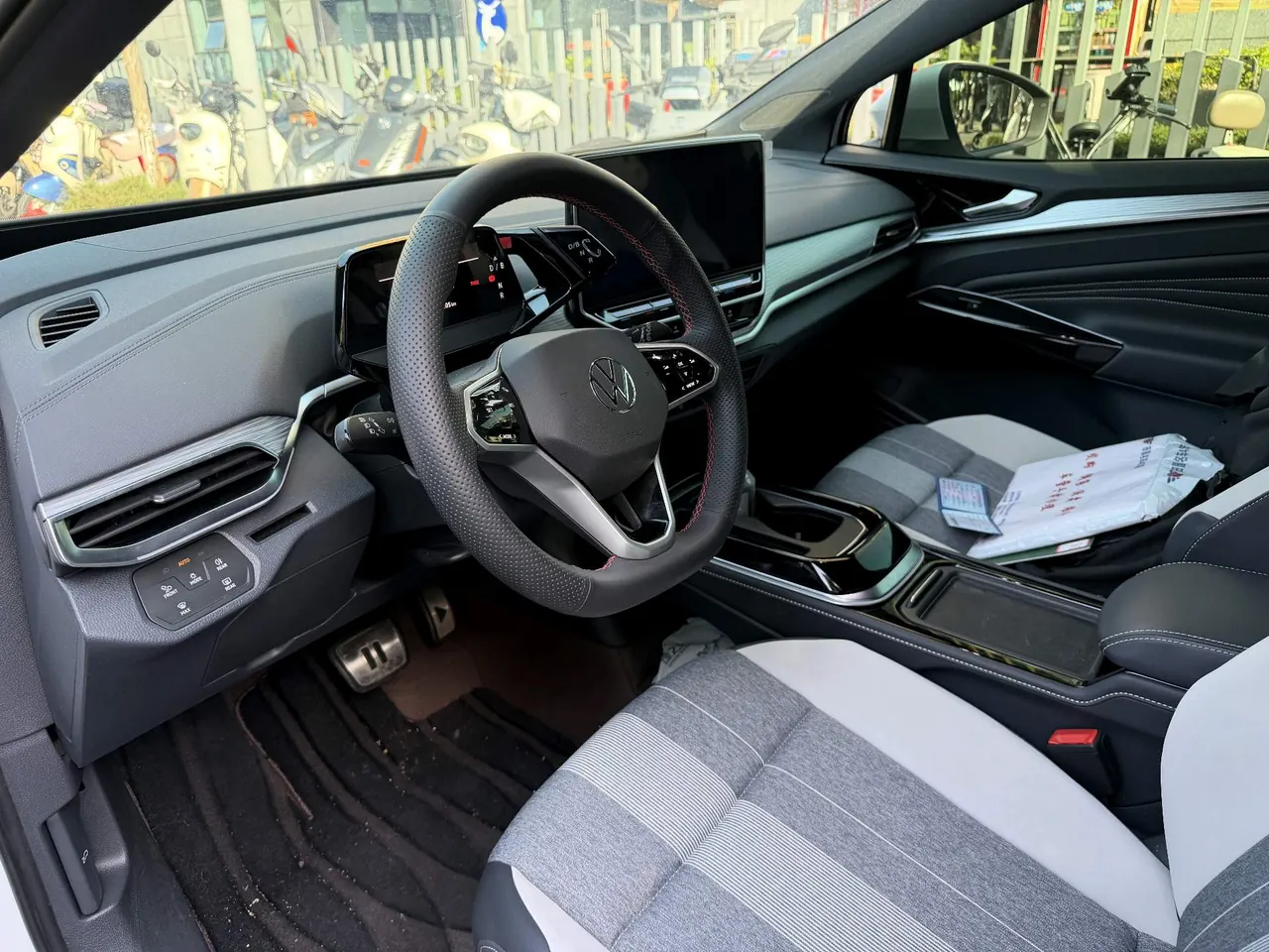 Volkswagen 2024 ID. 4 CROZZ Pure Limited Edition Automatic Transmission 4