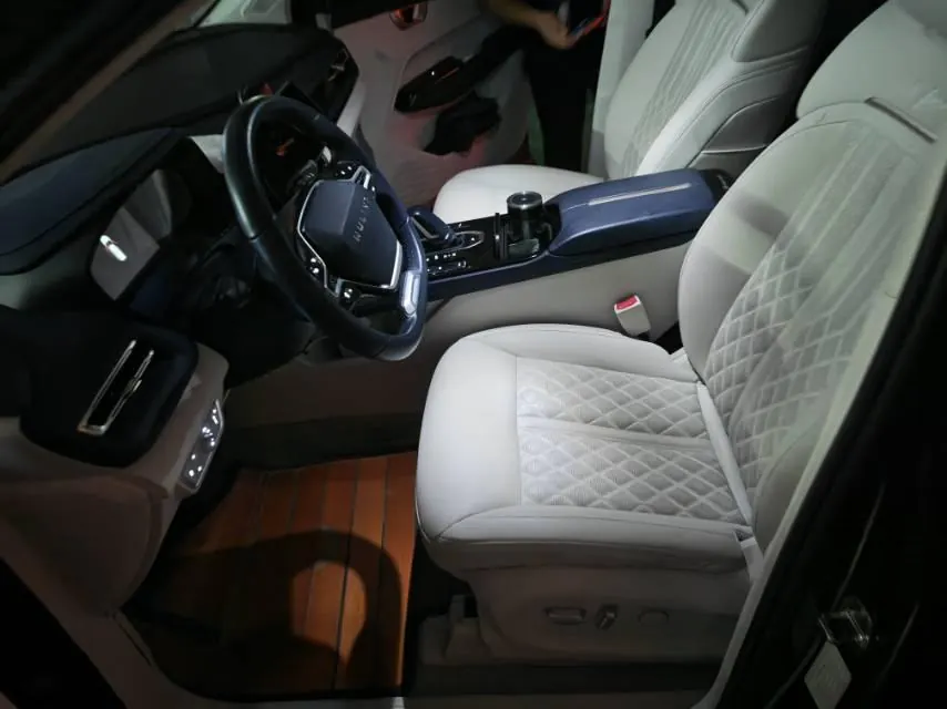 WuLing 2023 Capgemini HEV 2.0 Luxury Automatic Transmission 3