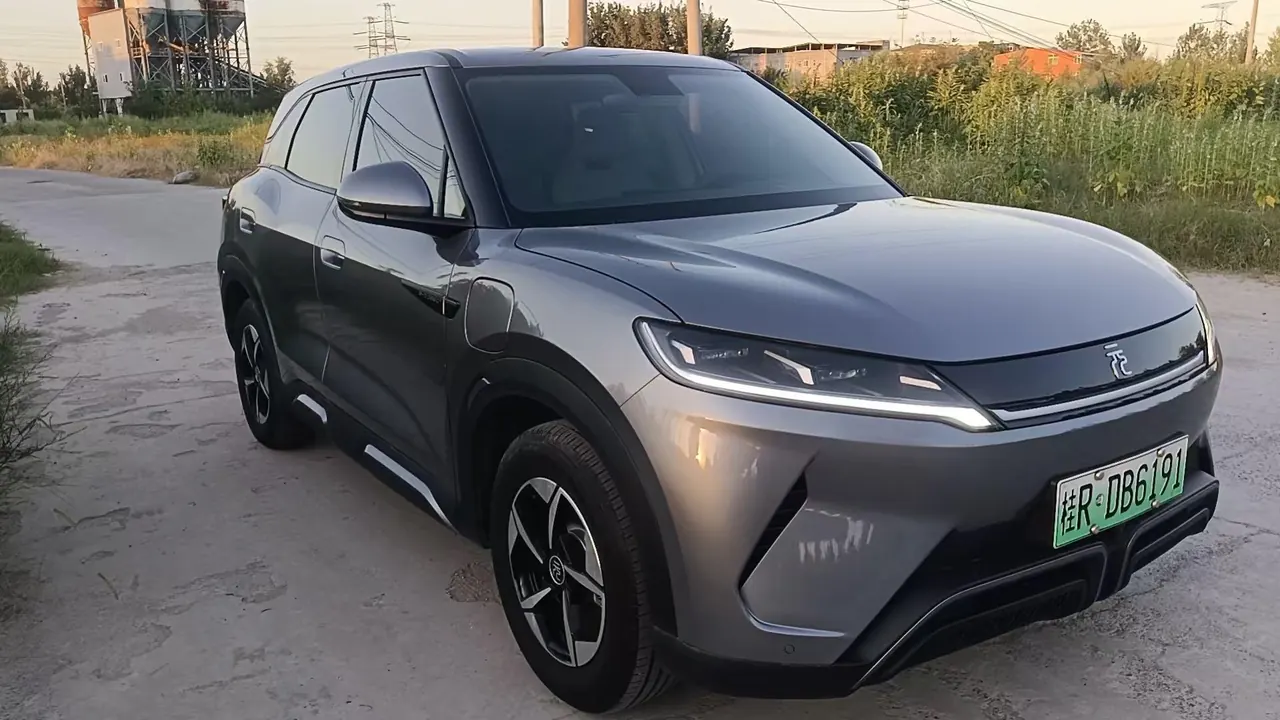 BYD 2024 Yuan UP 401KM Leading Automatic Gear 3