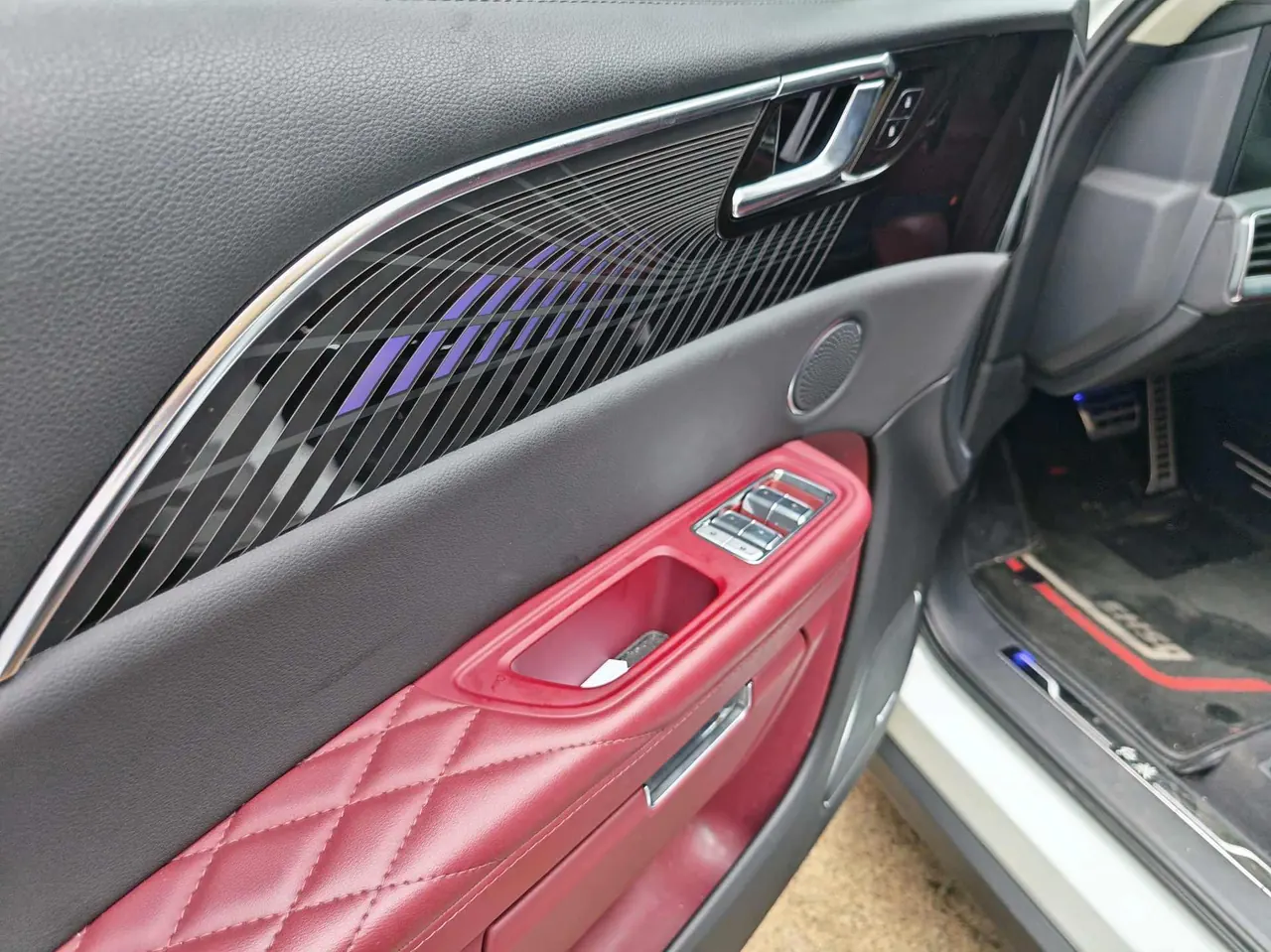 HongQi 2021 E-HS9 Flag Chang 6-seat Automatic 11