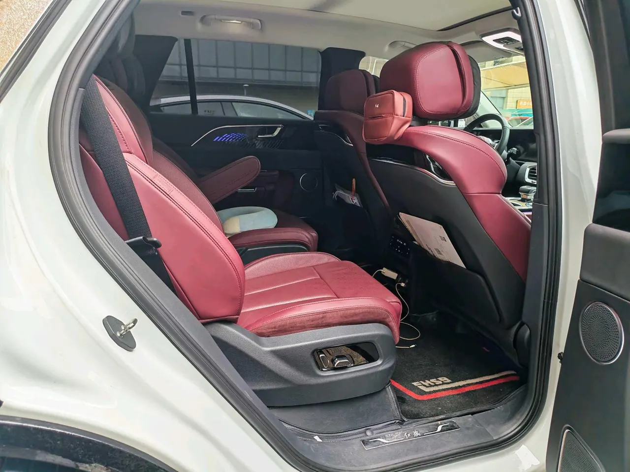 HongQi 2021 E-HS9 Flag Chang 6-seat Automatic 17