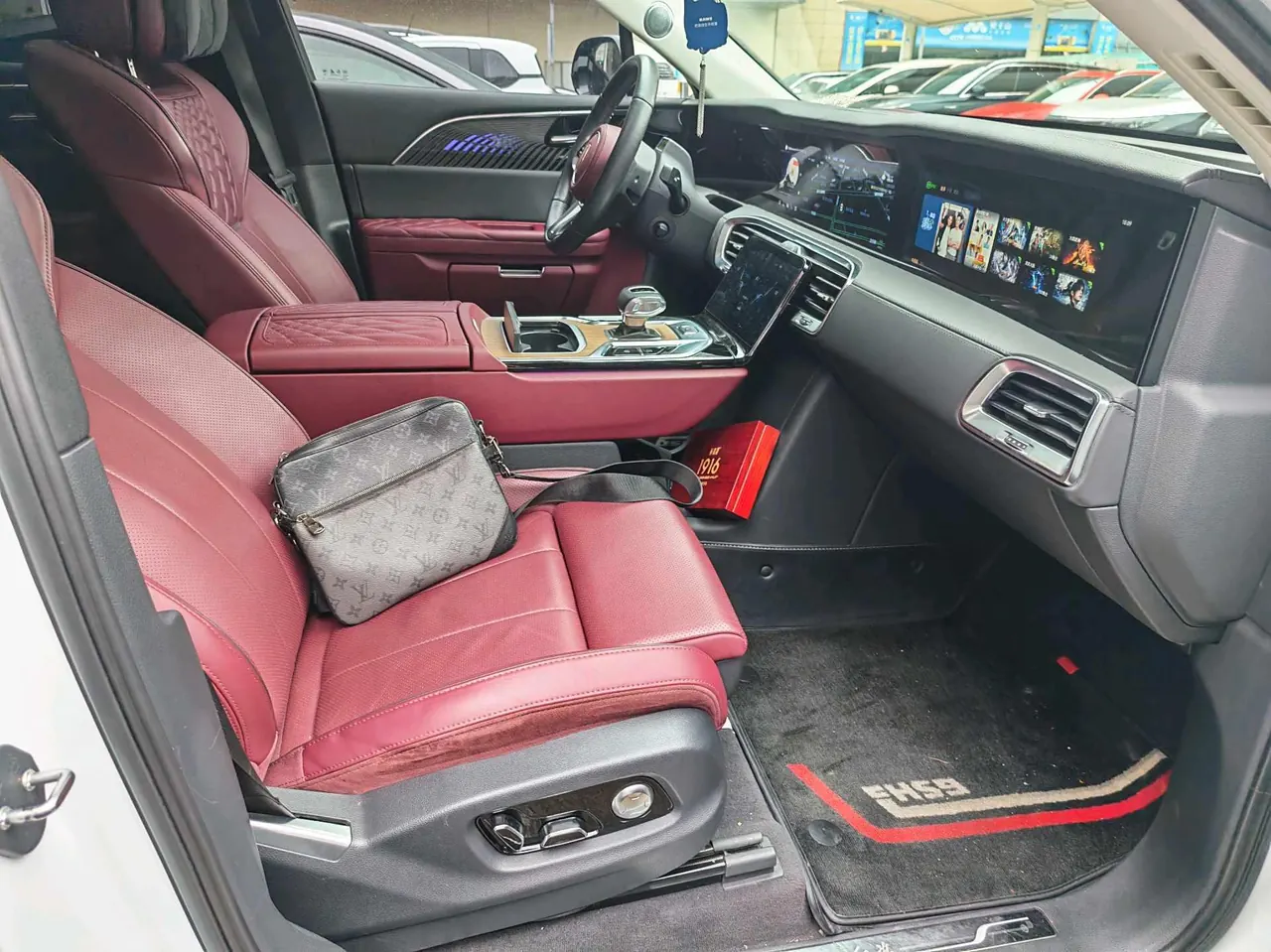 HongQi 2021 E-HS9 Flag Chang 6-seat Automatic 18