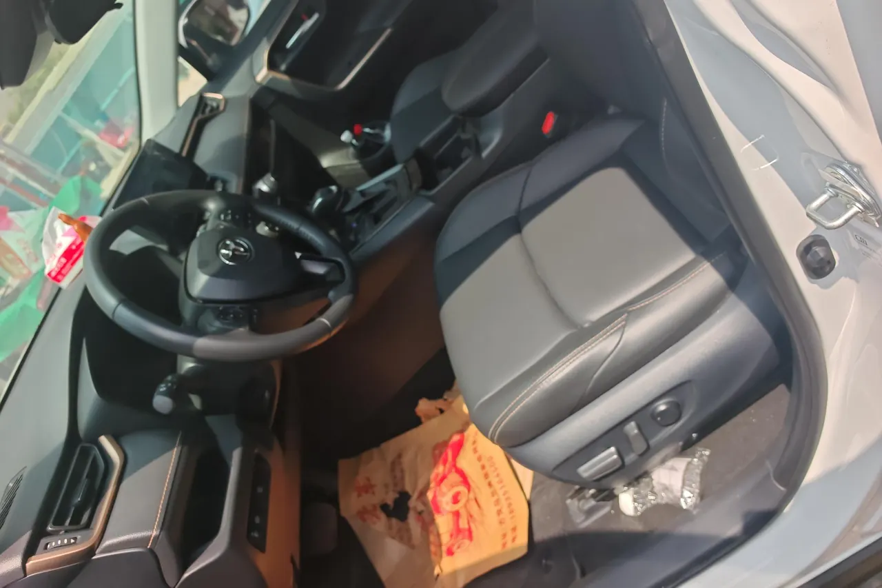 Toyota 2024 Wilanda 2.0 Stepless Two-Drive City Edition Automatic Gear 6