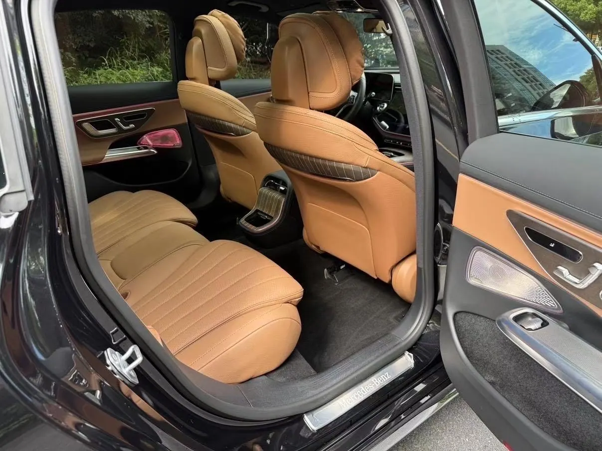 Mercedes Benz E Class 2024 E 300 L 48V 2.0T Luxury Automatic Gear 3