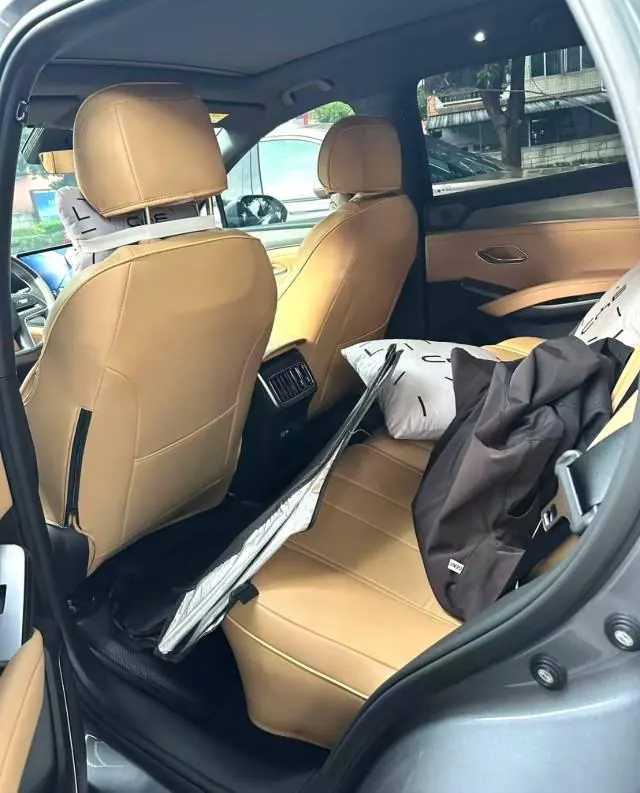 BYD 2024 Song L DM-i 1.5 Stepless 112km Leading Automatic Gear 2