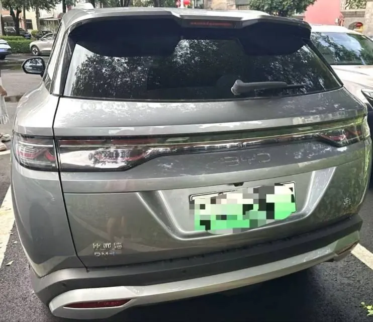 BYD 2024 Song L DM-i 1.5 Stepless 112km Leading Automatic Gear 5