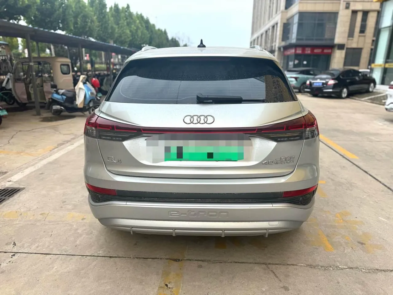 Audi 2024 Q4 e-tron 40 Creation Edition Automatic Gear 3
